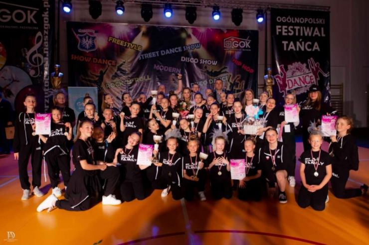 Zespół Taneczny New Dance Family na scenie